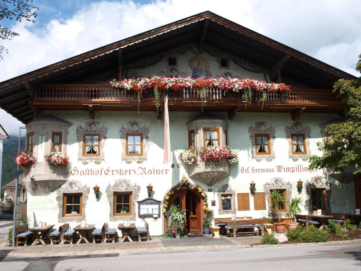Gasthof Erzherzog Rainer - Zimmer Und Ferienwohnung Kössen Exterior foto